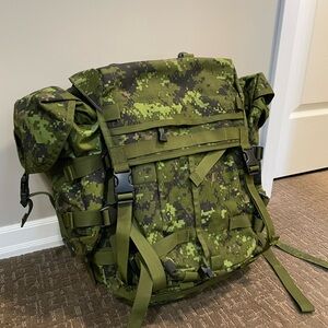 Camouflage Military Backpack Canadian army CADPAT small Pack backpack Pocket